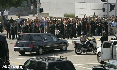 michael_jackson_memorial005