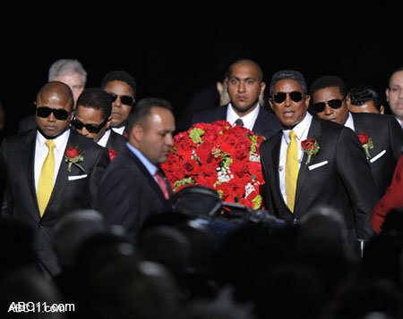 michael_jackson_memorial007