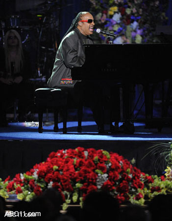 michael_jackson_memorial013