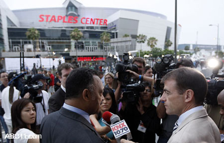 michael_jackson_memorial024