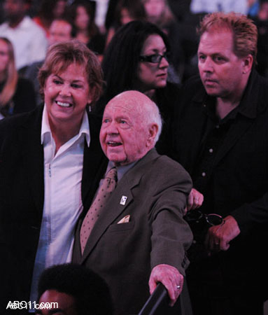 michael_jackson_memorial056