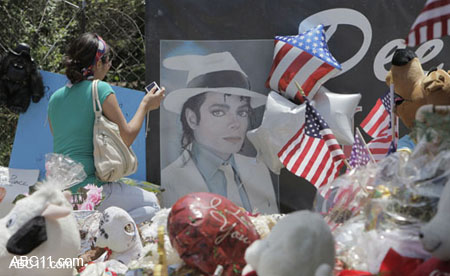 michael_jackson_memorial057