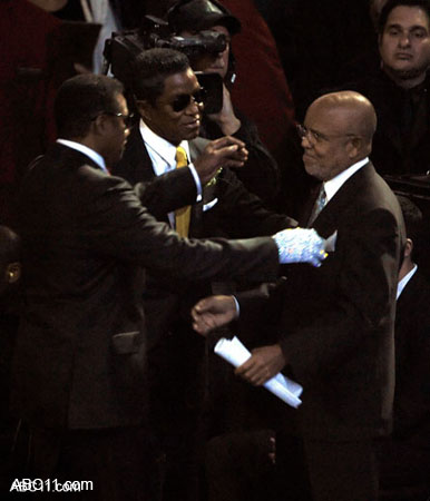 michael_jackson_memorial061