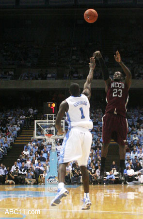 UNC_v_NCCU_basketball013