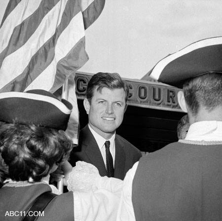 Life_of_Ted_Kennedy_Pictures_011