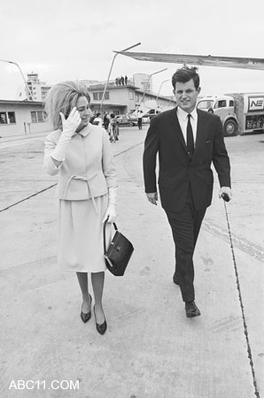 Life_of_Ted_Kennedy_Pictures_020