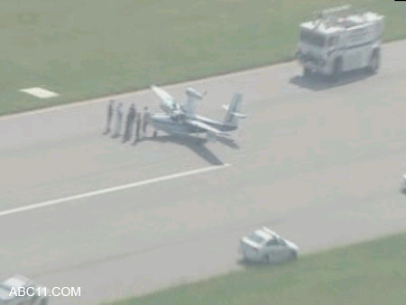 Emergency_Landing_RDU_019