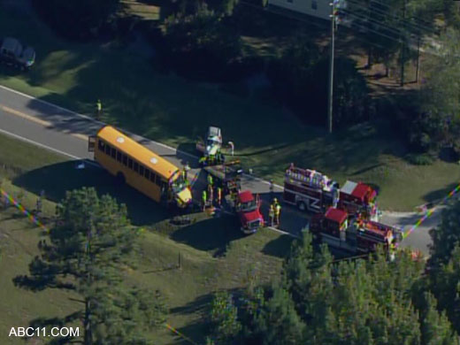 school_bus_crash_003