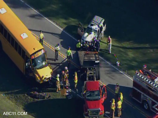 school_bus_crash_004