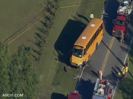 school_bus_crash_011